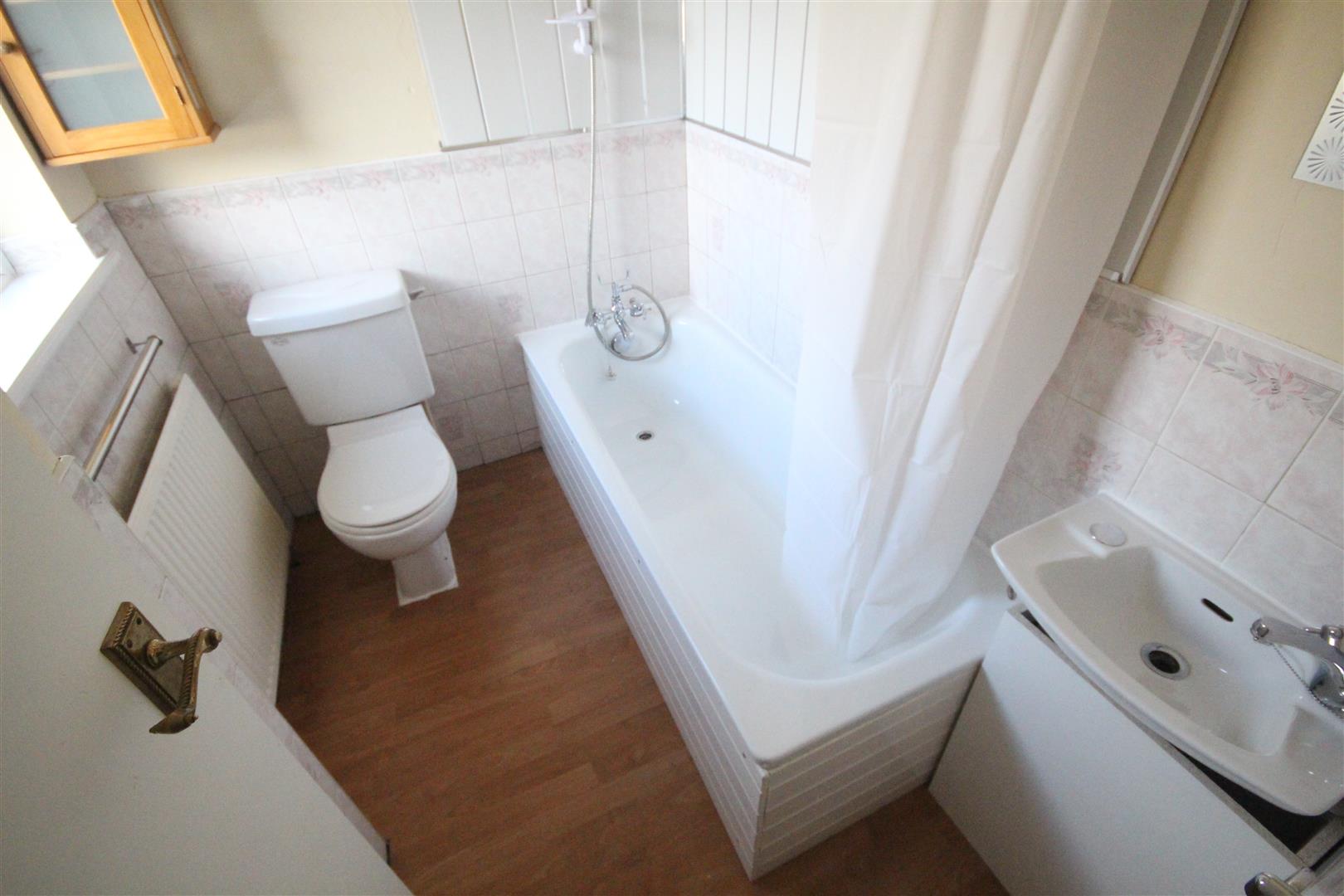 2 bedroom end terrace house To Let in Earby - IMG_5404.jpg